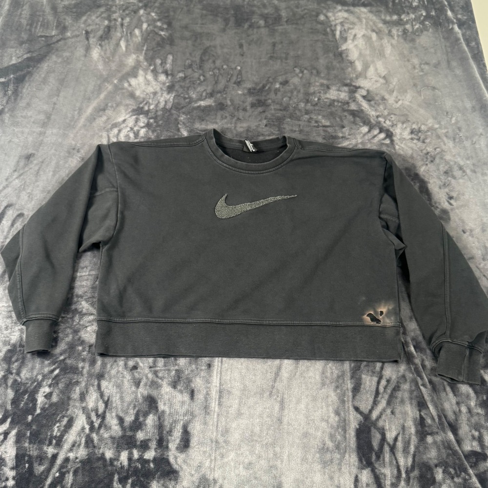 Nike Sweatshirt Womens Medium Black Cropped Chenille Swoosh Pullover 3122